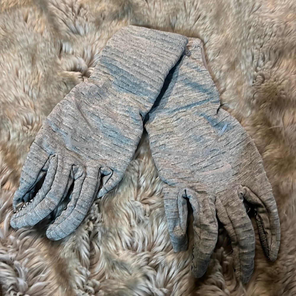 Nike running gloves
